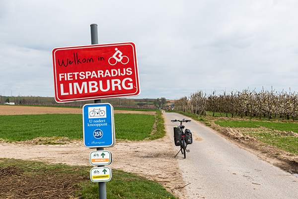 fietsvakantie in Limburg | Vesparoute | Dagverhuur van Vespa's, e-bikes en Twizy.